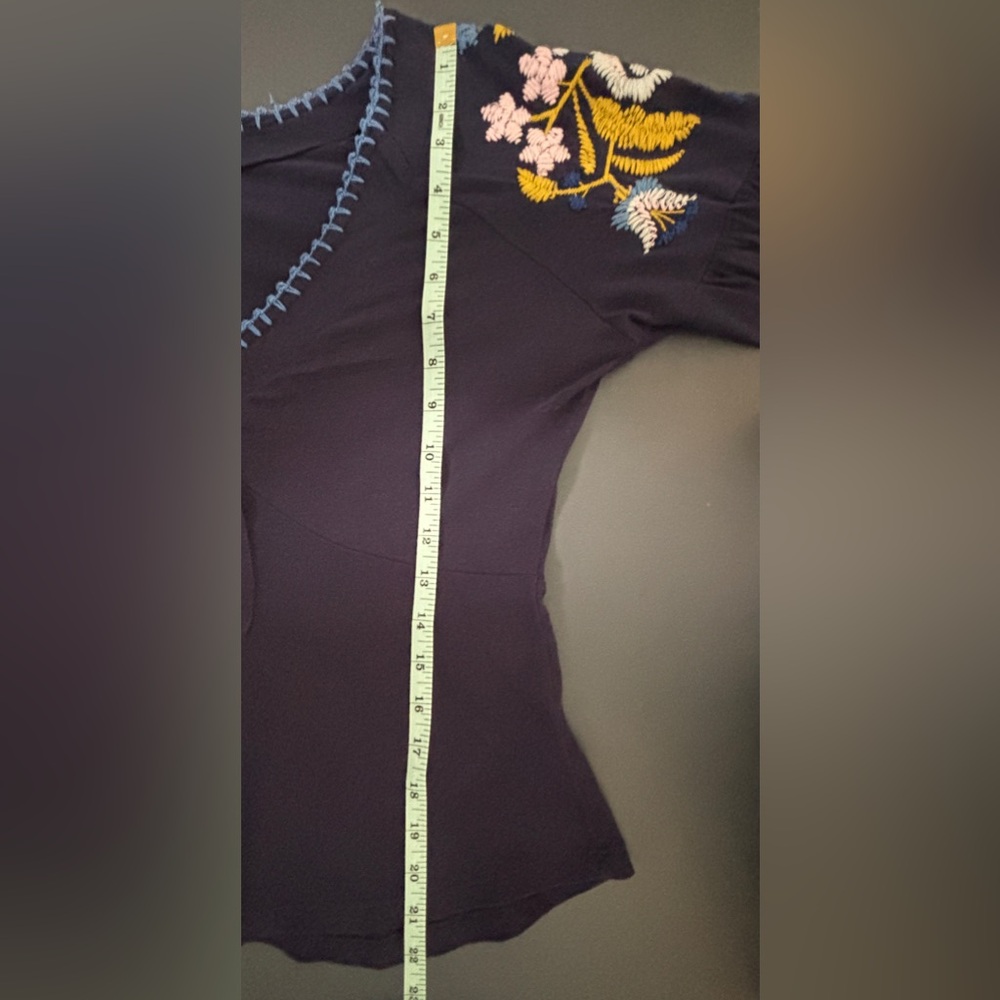 Free People Navy Blue Embroidered Blouse w Juliette Sleeves Sz M - Picture 13 of 16
